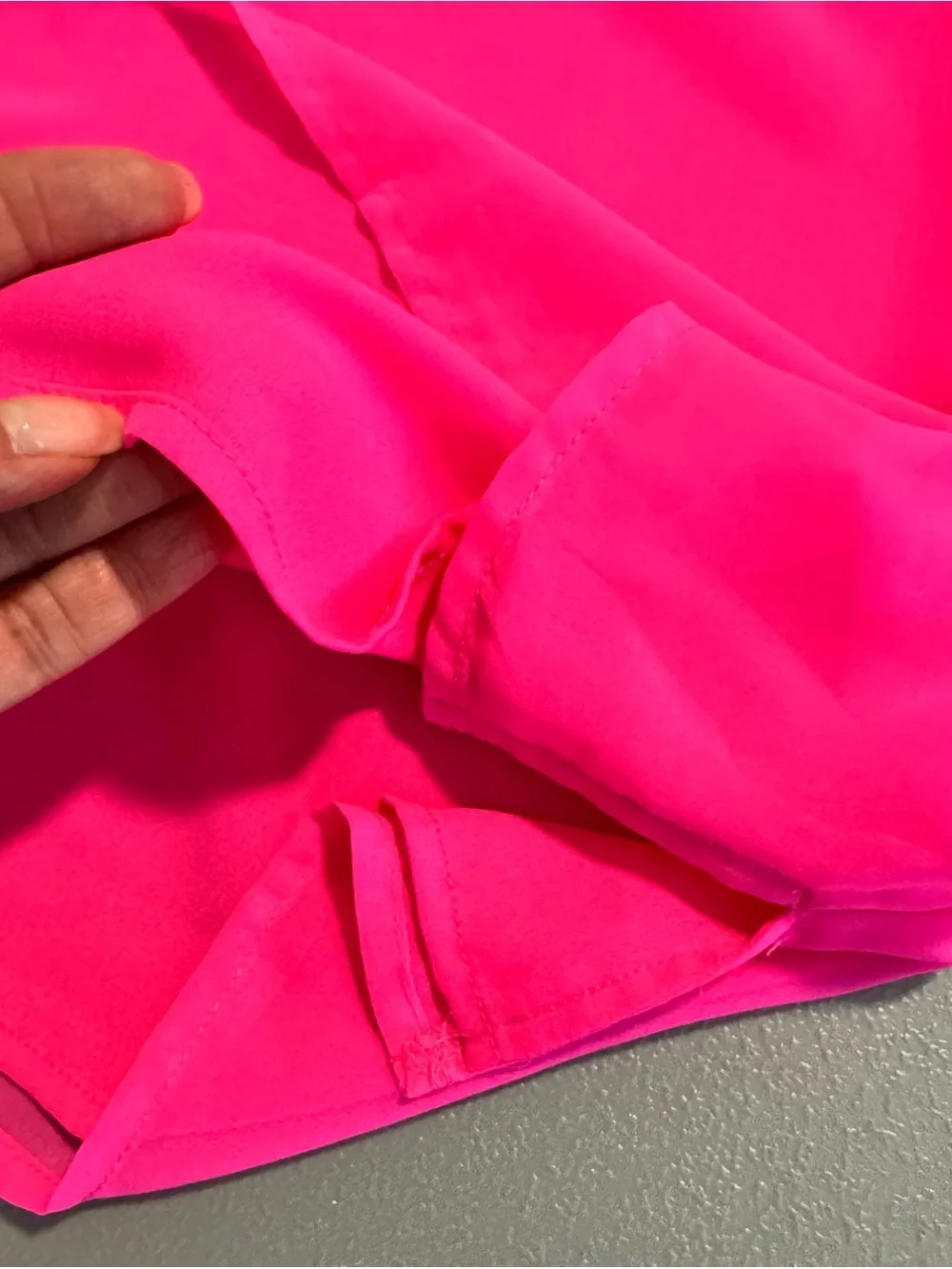 Vince Camuto Hot Pink V-Neck Ruffle Sheer Short Sleeve Blouse L - Picture 5 of 14